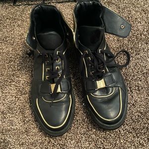 Very clean versace shoes